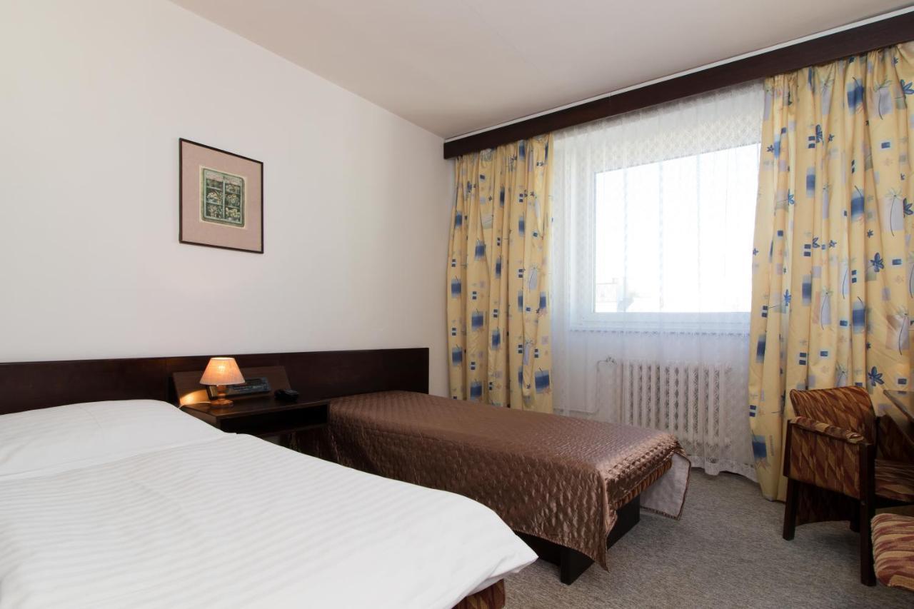 Hotel Merkur - Jablonec Nad Nisou Exterior foto